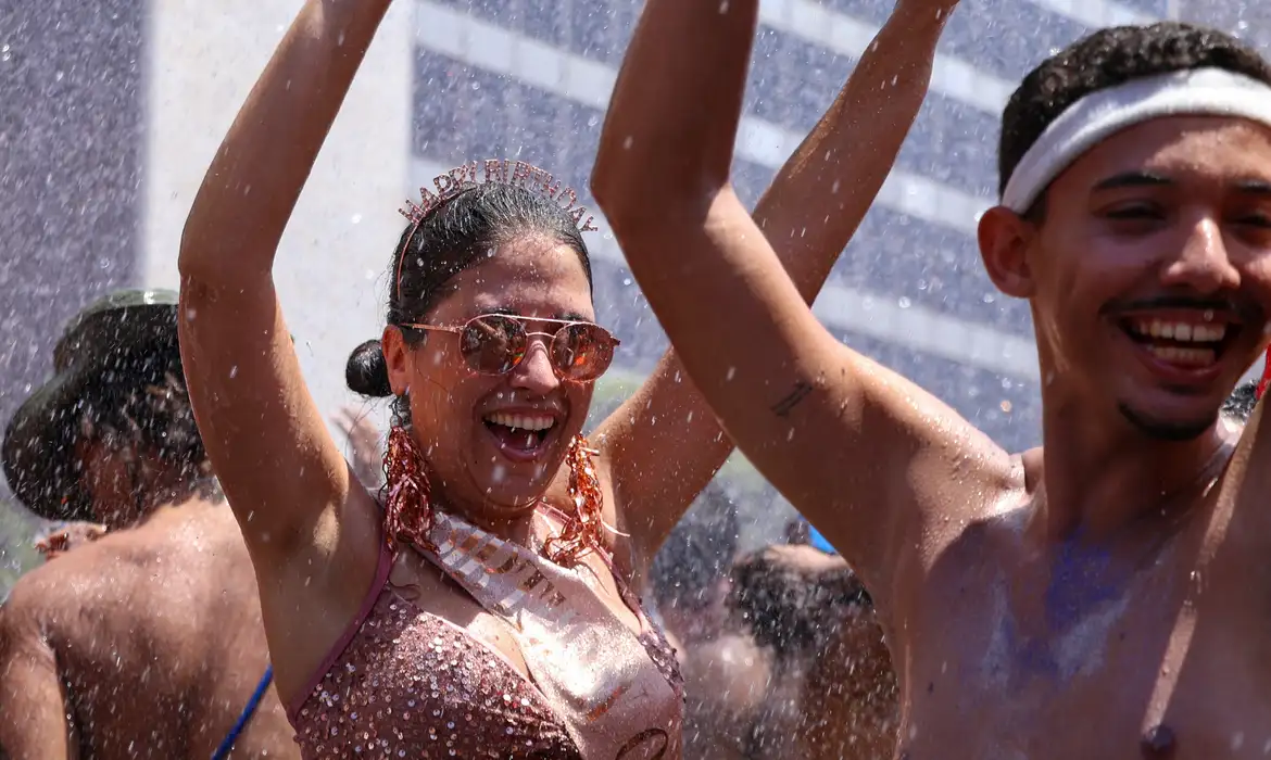 Se você quer ser mais feliz, passe a cultivar relacionamentos. - Foto: Tomaz Silva/Agência Brasil