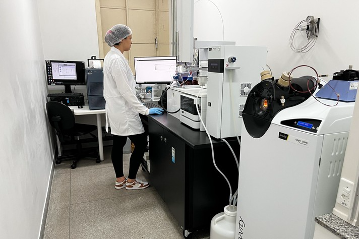 Os resultados ficam disponíveis depois de uma análise na UFMG. - Foto: UFMG