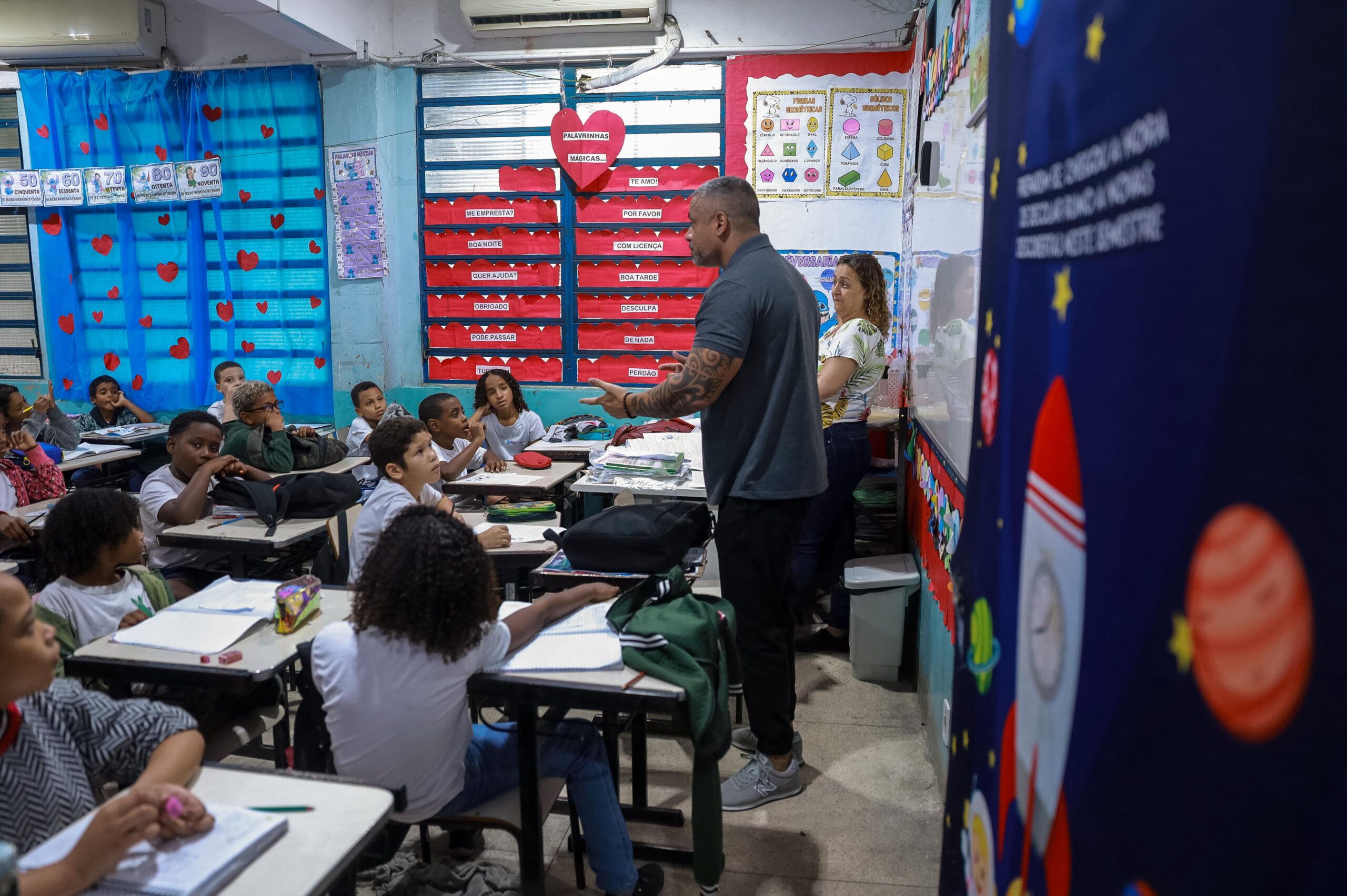 O estudante vendedor vai ganhar um passeio de helicóptero com direito a levar um acompanhante. - Foto: ONG Nóiz