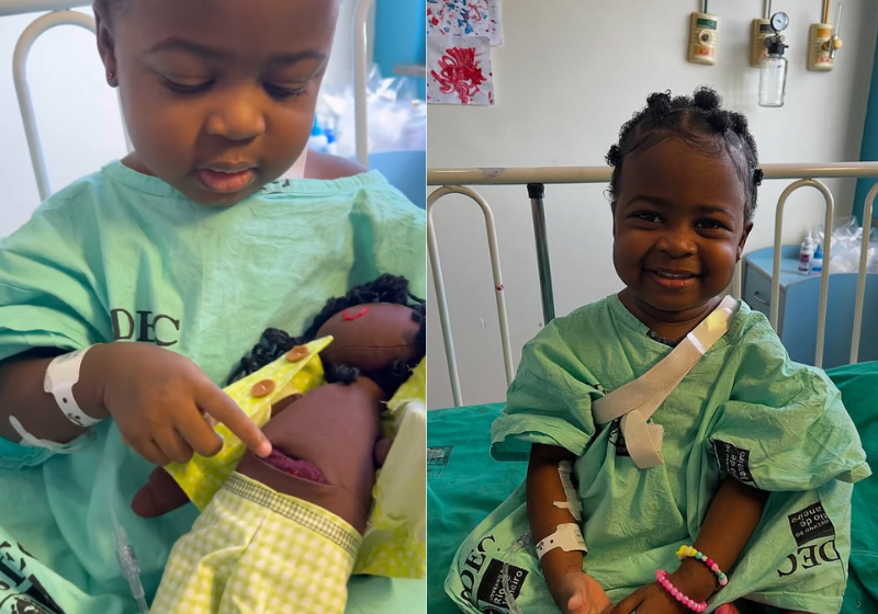 A mãe usa a boneca para incentivar a filha a entender mais sobre o transplante. Uma fofura - Foto: reprodução redes sociais