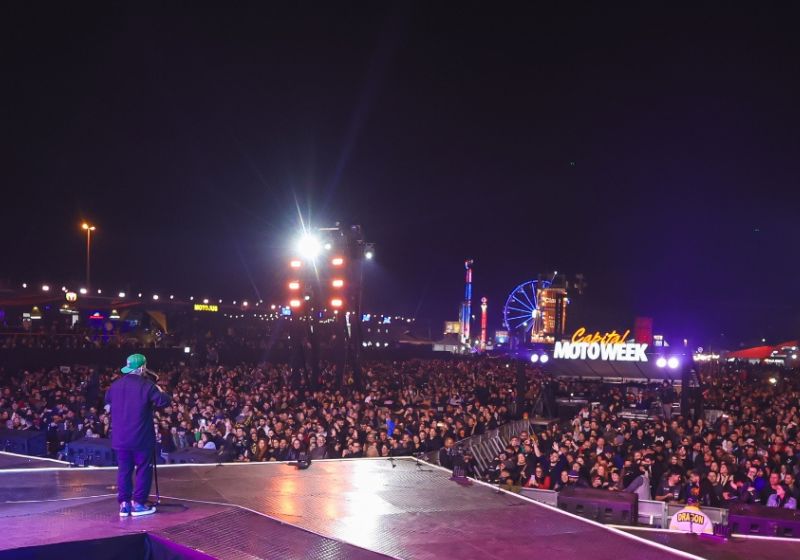 Palco co Capital Moto Week em 2024. - Foto: divulgação