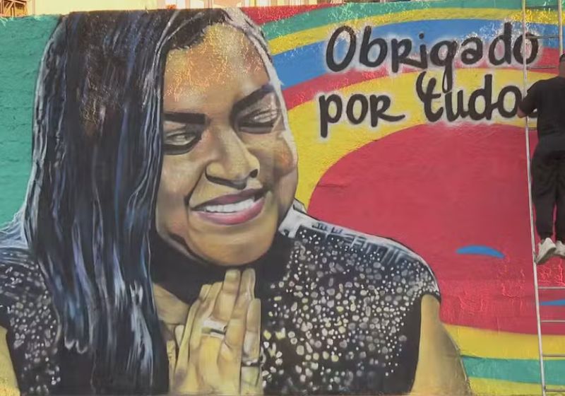 Os artistas que fizeram o mural de Preta Gil em São Paulo são os irmãos Paulo e Pedro Terra, que são fãs da artista, que será velada hoje no Rio de Janeiro. - Foto: reprodução/TV Globo