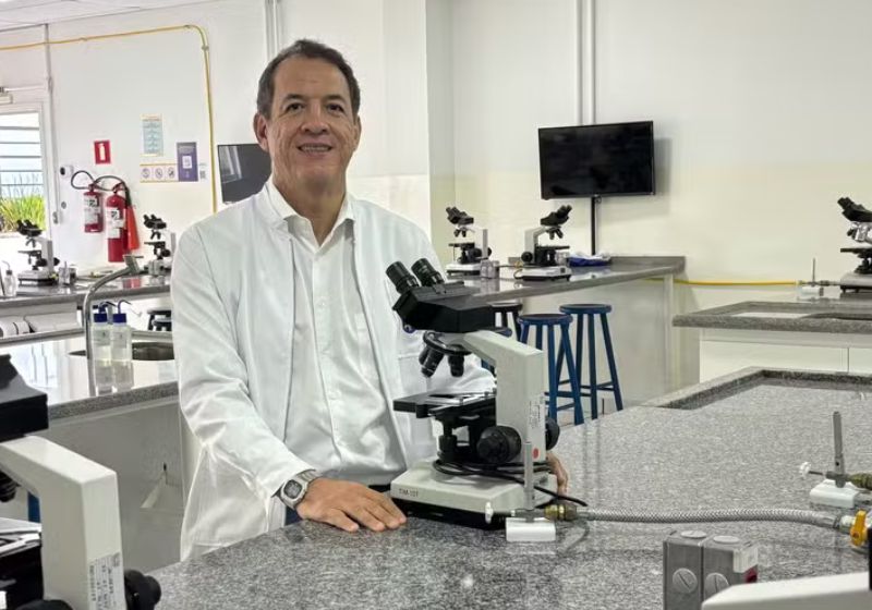 O professor Gustavo Alves Andrade dos Santos, doutorando na USP de Ribeirão Preto, trabalha no teste de Alzheimer pela saliva. — Foto: Arquivo pessoal