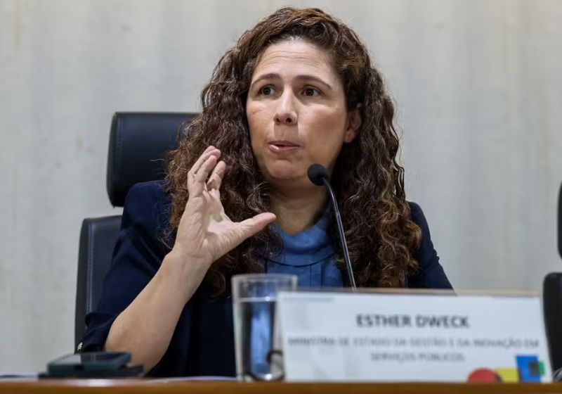 A ministra da Gestão, Esther Dweck, disse que as mulheres são prejudicadas porque são obrigadas a ter jornada dupla ou até tripla de trabalho, o que gera desigualdade. - Foto: Valter Campanato/Agência Brasil