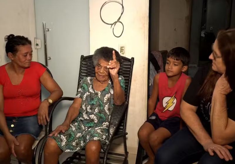 Dona Maria Cecília Gomes Almeida, a centenária de 111 anos, vive em Linhares (ES) com a filha. - Foto: TV Gazeta