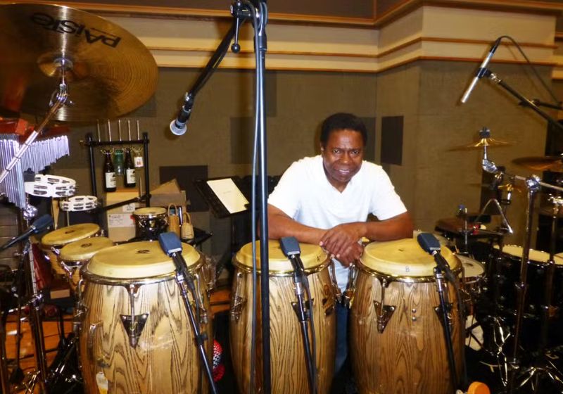 Paulinho da Costa, percussionista brasileiro que gravou com Michael Jackson e Madonna, terá uma estrela na Calçada da Fama de Hollywood (EUA). - Foto: Reprodução / Facebook Paulinho da Costa