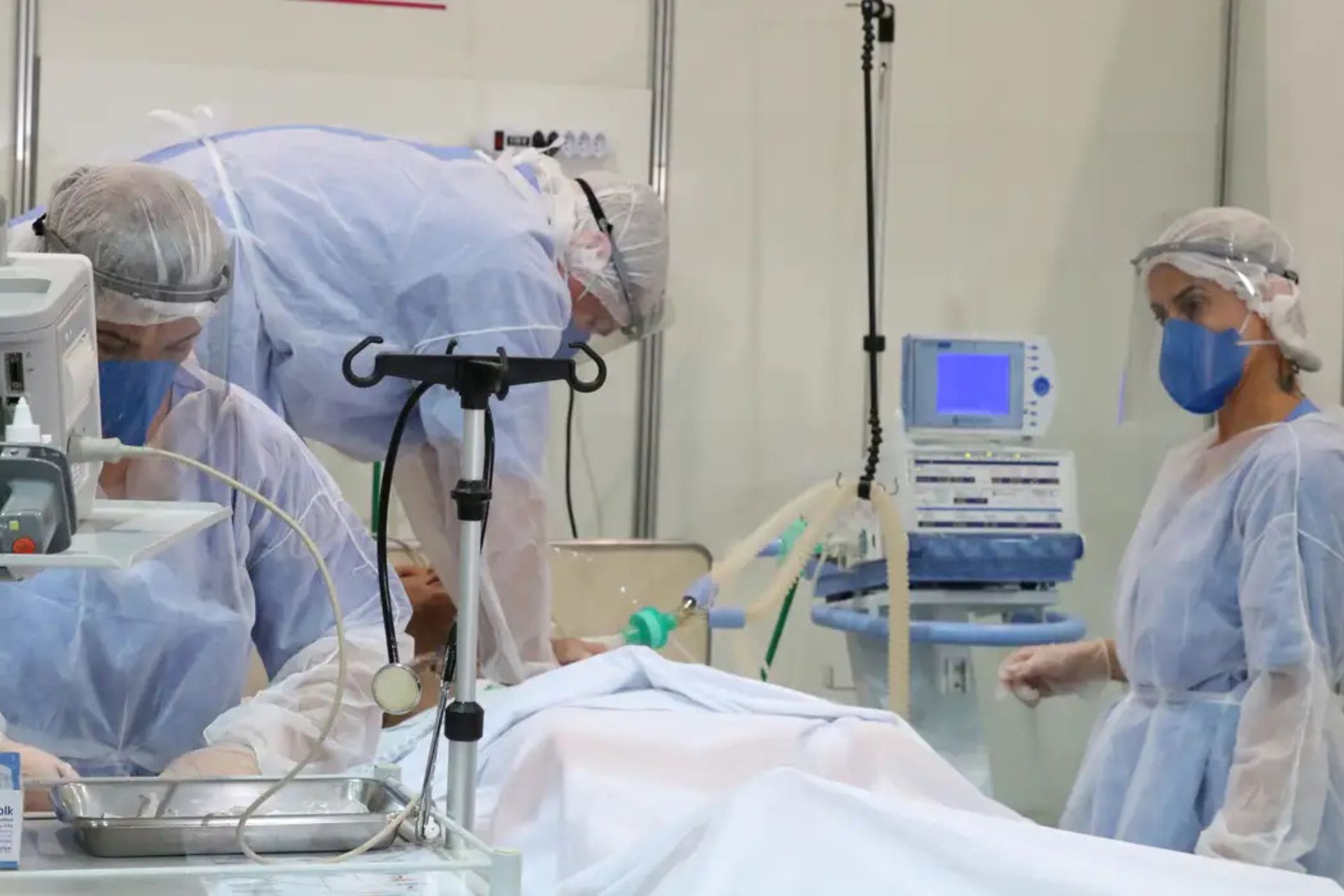 O atendimento de pacientes do SUS por hospitais particulares e planos de saúde começa a partir de agosto. -  Foto: Rovena Rosa/Agência Brasil