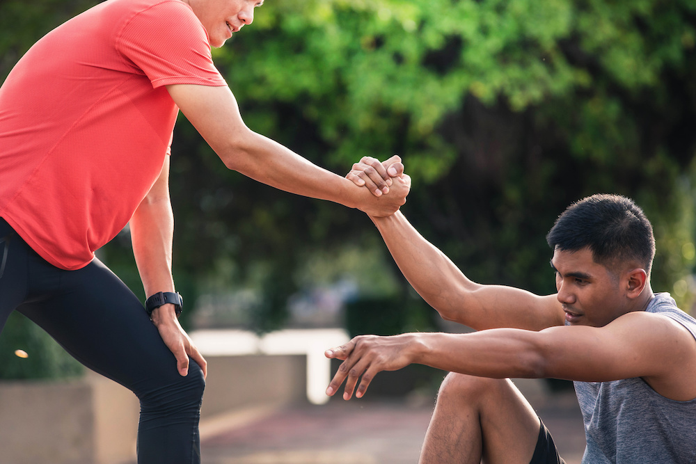 Ajudar os outros faz bem para o coração e para o cérebro: eduz o declínio cognitivo, revela estudo internacional. - Foto: GettyImages