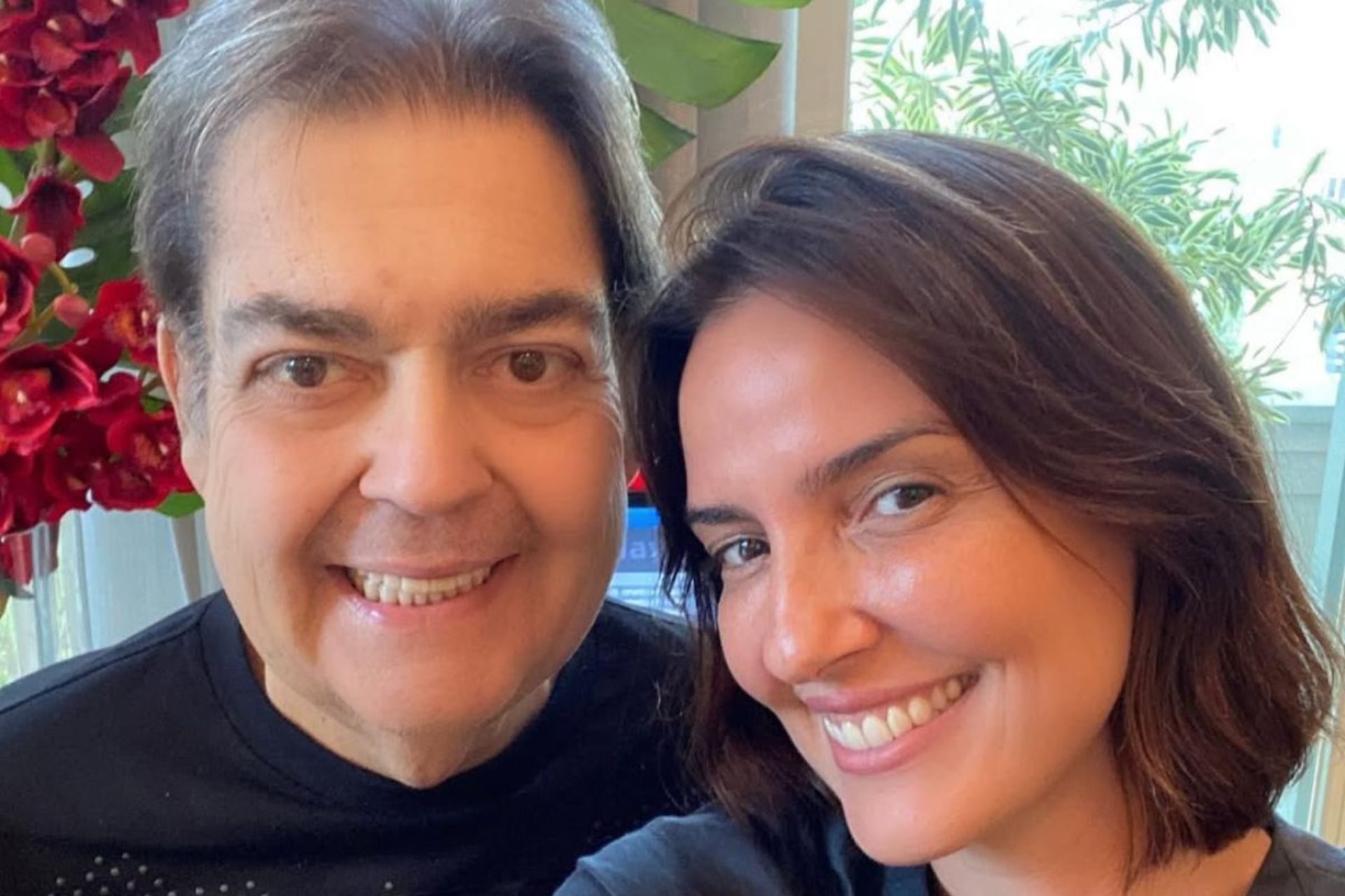Faustão pode deixar a UTI do Albert Einstein nos próximos dias e Luciana, esposa do apresentador agradeceu a Deus e ao carinho dos fãs. - Foto: @lucard/instagram