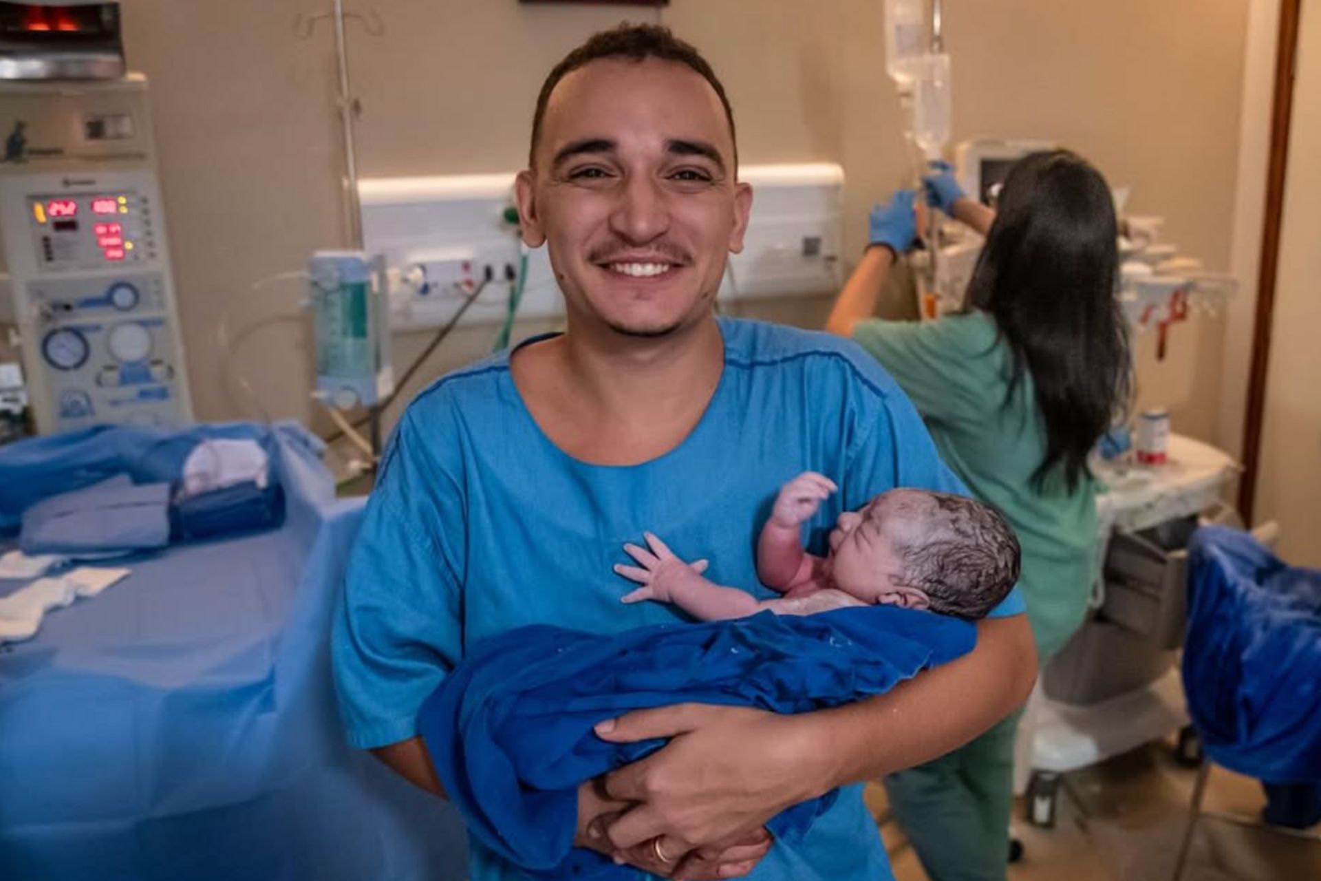 O cantor João Gomes cancela show em Minas para acompanhar o nascimento do filho Joaquim, no Recife. - Foto: reprodução/ Instagram