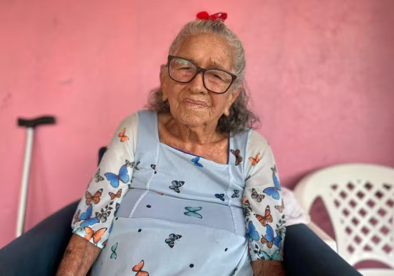 A idosa conseguiu se aposentar após muitos anos de luta pelo direito. - Foto: Yara Ramalho/g1 RR