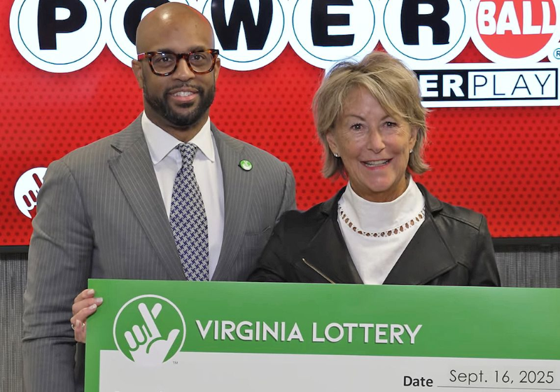 Carrie, a mulher que ganhou na loteria nos EUA, doou tudo para ajudar três instituições de caridade. - Foto: WIS10