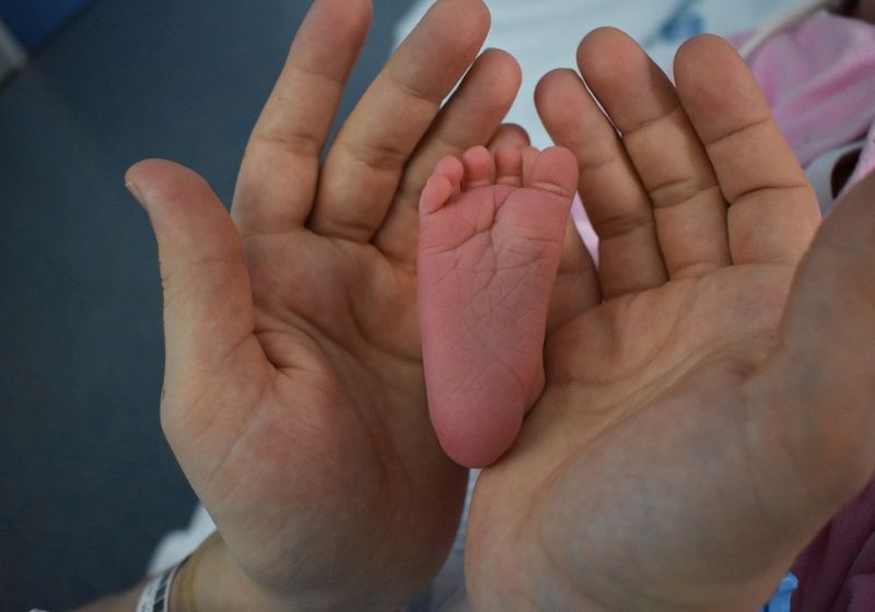 O Brasil conseguiu eliminar a transmissão vertical e milhares de bebês nasceram livres do HIV. O país deve receber certificado da OMS. - Foto: ioan constantin/Pixabay