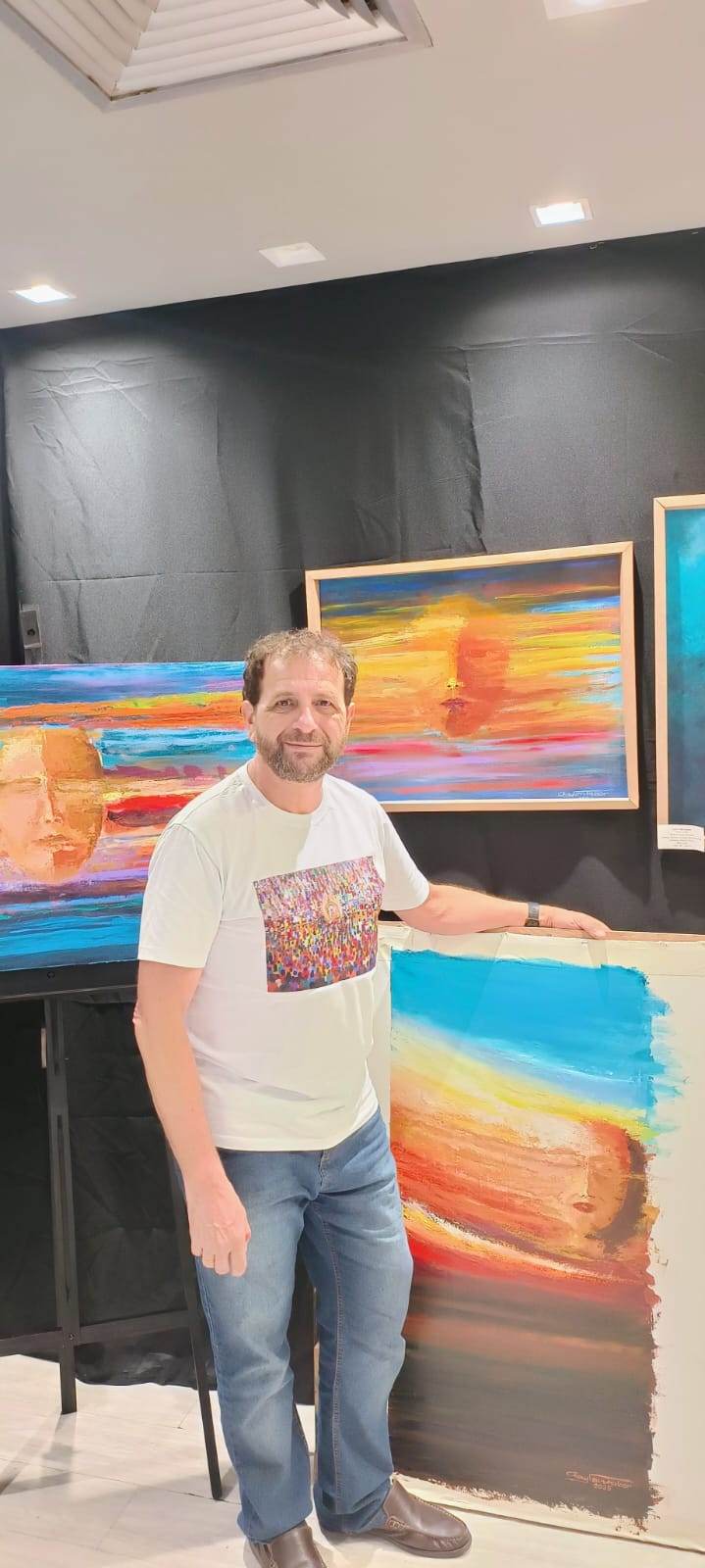 O artista plástico Clayton Faber vai montar um Ateliê de Pintura na Free Zone Cultural Action da COP 30. - Foto: arquivo pessoal