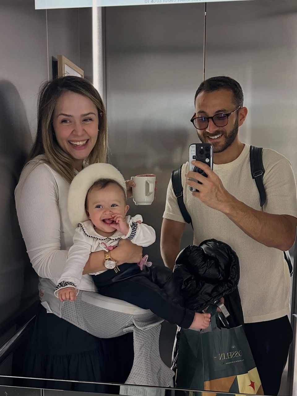 Lhays, marido e a filhinha. - Foto: arquivo pessoal