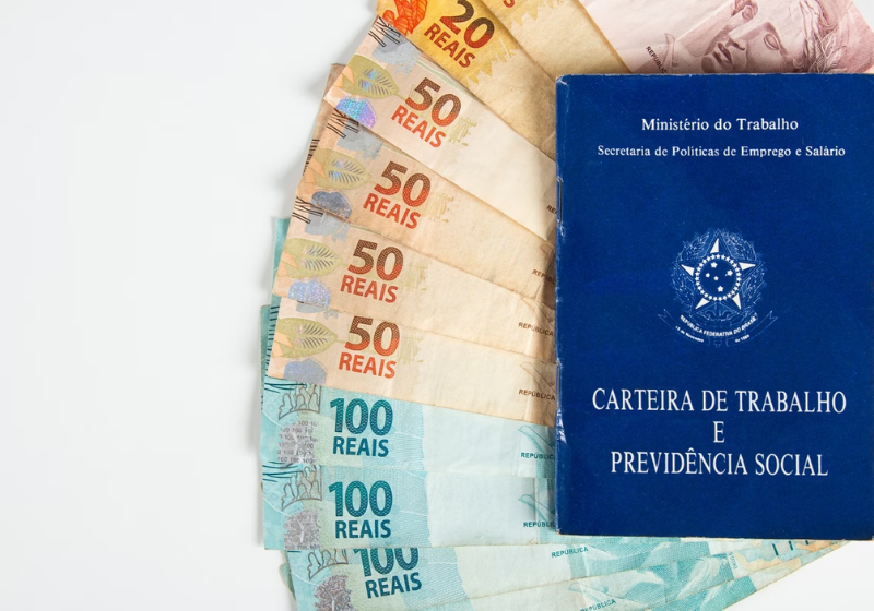 A primeira parcela do décimo terceiro salário será paga até o dia 30 de novembro - Foto: gustavomellossa/iStockphoto