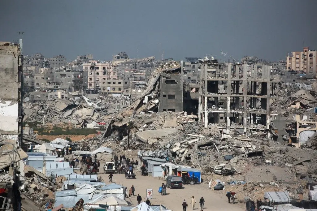 Parte da destruição em Gaza após 2 anos de guerra. - Foto: Bashar Taleb/AFP 