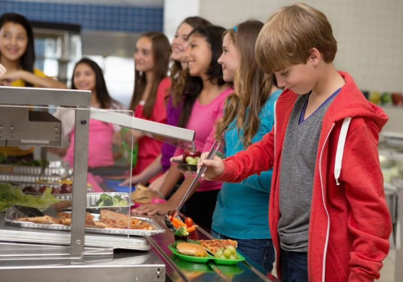 Doador anônimo quita dívidas de merenda escolar de todos os alunos O doador anônimo ajudou diversas famílias de uma cidade do Texas ao quitar a dívida da merenda escolar das crianças. - Foto: SunnySkyz