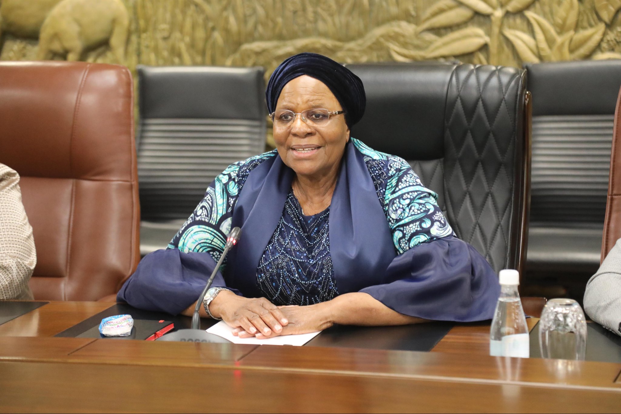 Netumbo Nandi-Ndaitwah, presidente da Namíbia, o primeiro país liderado por mulheres nos principais cargos do governo. - Foto: reprodução/X