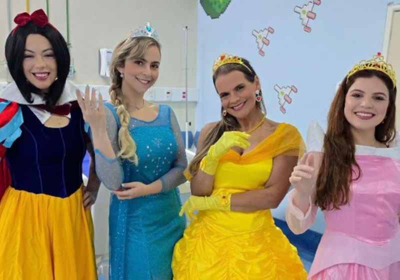 As médicas se vestem de princesa e transformam o dia de crianças internadas em um hospital do RJ - Foto: reprodução redes sociais
