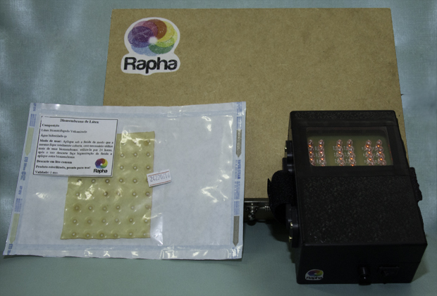 Lâmina de látex e equipamento móvel, componentes do Kit Rapha. - Foto: Beatriz Ferraz/Secom UnB