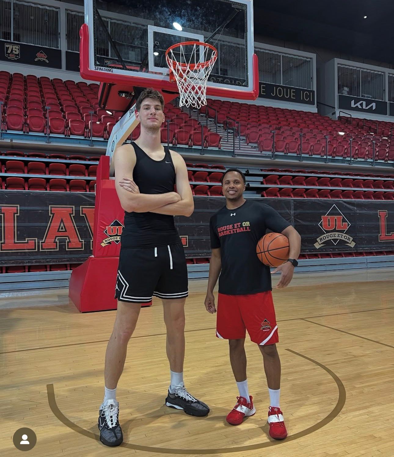 Nesta foto dá para ter uma ideia do tamanho dele. - Foto: reprodução/Instagram