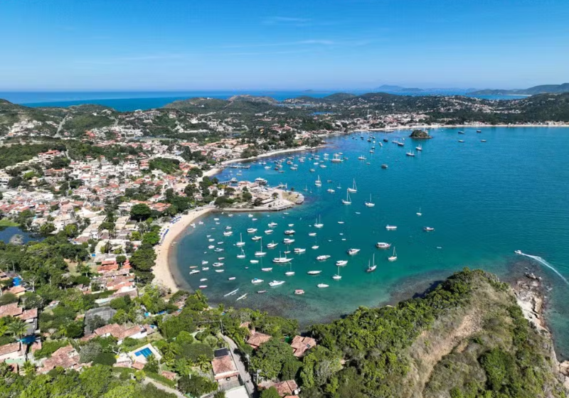 Armação de Búzios, no RJ, está entre os destinos que serão tendência para 2026 - Foto: Prefeitura de Búzios