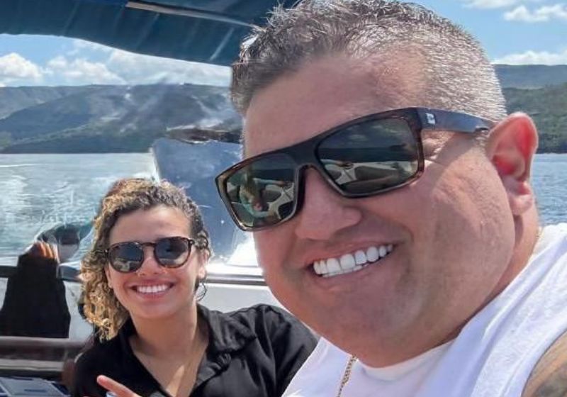 Pai acolhe filha após revelação que ela escondia há 3 anos e emociona as redes; vídeo