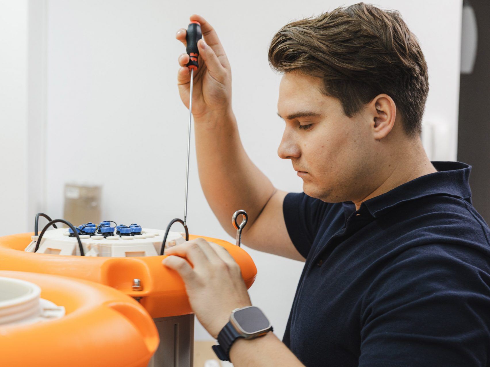 O dispositivo utiliza inteligência artificial para fornecer monitoramento da qualidade da água em tempo real. - Foto: divulgação