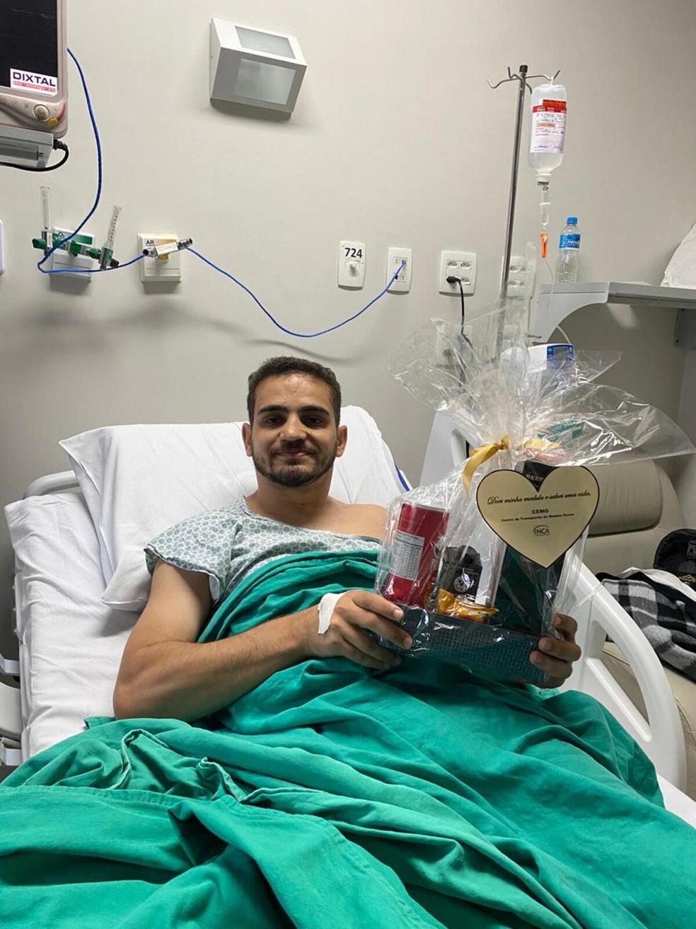 Wallace de Oliveira Alves doou medula óssea para menino de 8 anos na França em tratamento contra leucemia — Foto: Wallace de Oliveira Alves/Arquivo pessoal