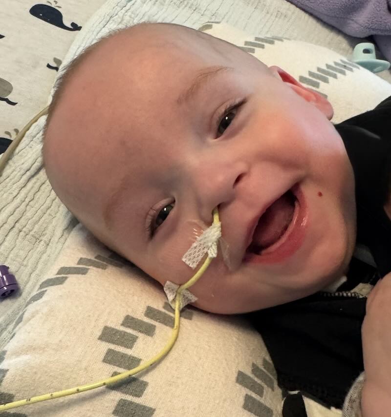 Gabriel Golden finalmente está em casa. - Foto: SWNS