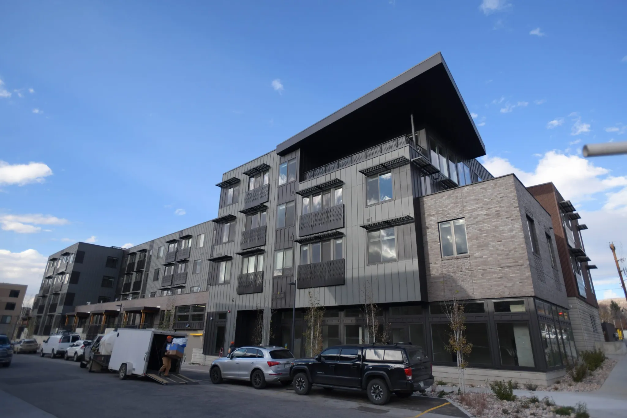 O condomínio de luxo tem mais de 100 apartamentos. - Foto: Matt Stensland/ The Colorado Sun