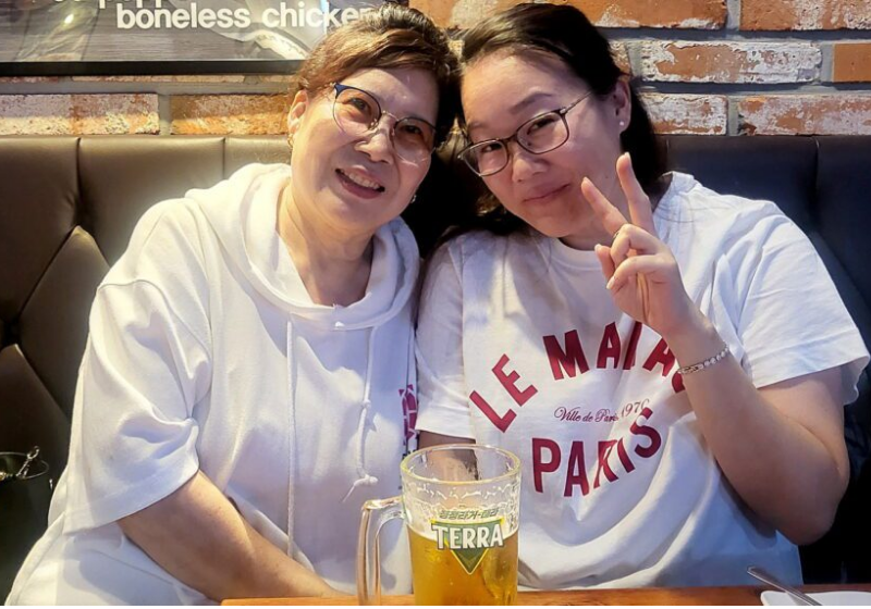 Filha e mãe viveram separadas por 37 anos. Elas se encontraram e agora querem recuperar o tempo perdido - Foto: SWNS