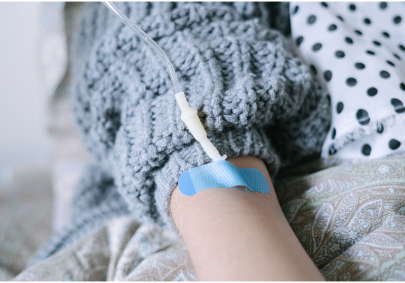 As moléculas matam o câncer a partir de alterações feitas na estrutura. O novo tratamento incluiu tumores das linhagens de glioma e glioblastoma - Foto: Canva