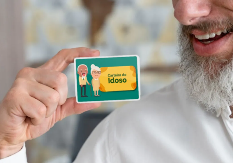 A Carteira do Idoso garante passagem gratuita para pessoas acima dos 60 anos, entre outros benefícios - Foto: Gov.br