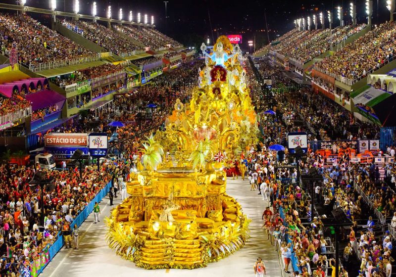 Com a tecnologia, mais gente está conseguindo participar remotamente de festivais e eventos públicos, como o Carnaval, e outros espetáculos. - Foto: Fernando Grilli/Riotur