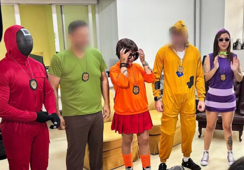 Fantasiados como personagens da turma do Scooby-Doo, policiais de São Paulo se infiltraram no Carnaval, prenderam 3 ladrões de celular e recuperaram 8 aparelhos. - Foto: Divulgação/SSP-SP