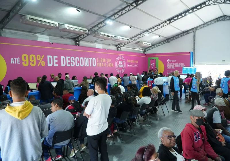 O Feirão Limpa Nome, da Serasa, vai até o dia 1º de abril. A negociação pode ser feita online ou presencialmente em 7 mil agências dos Correios. - Foto: divulgação