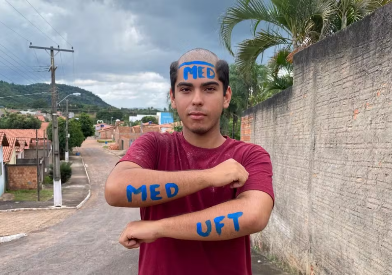 O jovem Fernando Abreu Miranda foi aprovado em medicina na UFT — Foto: Arquivo Pessoal/Fernando Miranda