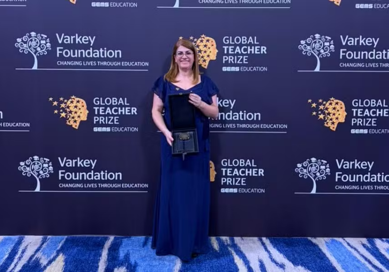 A brasileira Débora Garofalo ganhou um dos prêmios mais importantes, como professora mais influente do mundo - Foto: reprodução Instagram