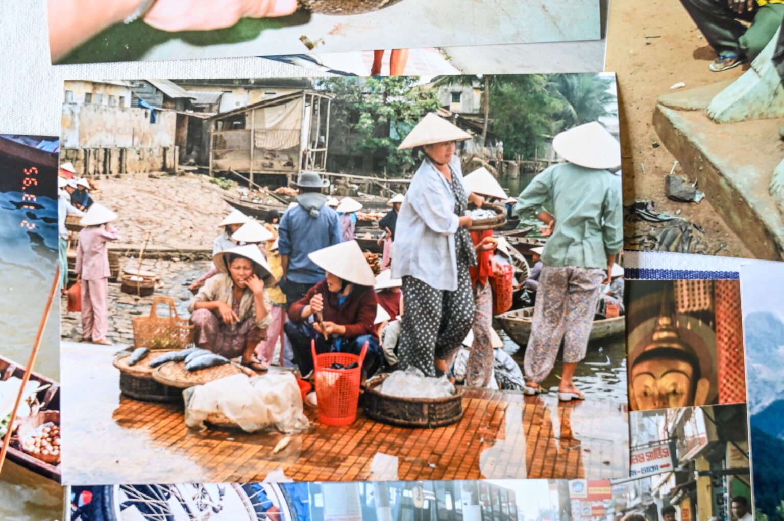 Casal mostra lembranças de outras viagens - Foto: Emma Trimble / SWNS