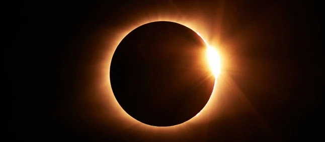 O eclipse solar total será no dia 12 de agosto. O dia vai virar noite durante 2 minutos - Foto: A013231/Wikimedia Commons