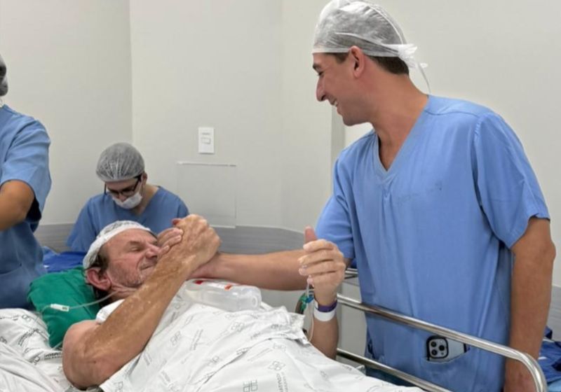 Depois de muita luta na justiça e no hospital, o idoso João Luiz, de 70 anos, conseguiu receber a dose da polilaminina em Curitiba (PR). - Foto: reprodução/Instagram