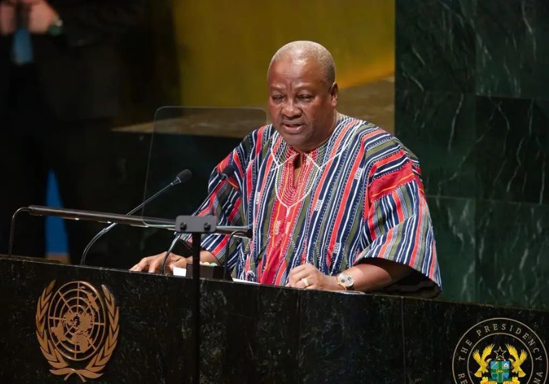 Ao estabelecer que o tráfico de africanos escravizados foi o "crime mais grave contra a humanidade", a ONU pede que países façam reparações. O pedido foi do presidente de Gana, John Dramani Mahama (acima). - Foto: Ghana Presidency / Handout/Anadolu/Getty Images