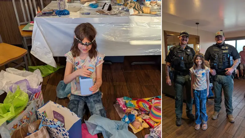 A menina não acreditou na quantidade de presentes, abraços e sorrisos que recebeu. - Foto: Ajuda Comunitária de Kingsville