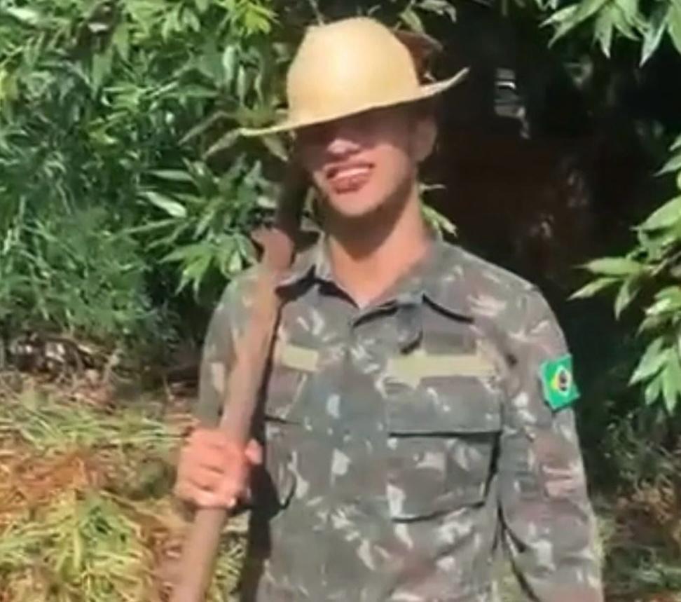João Vitor trabalhava como capinador para ajudar no sustento da família - Foto: reprodução/Correio do Estado.