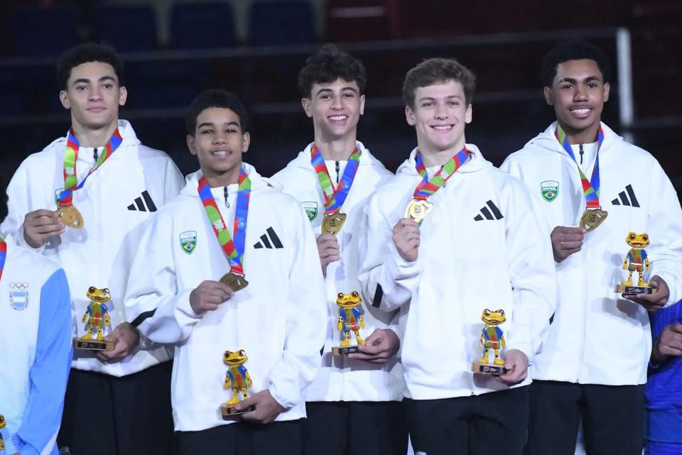 Os meninos do Brasil faturam ouro na Ginástica Artistica no Panamá. - Foto: @upagpagu