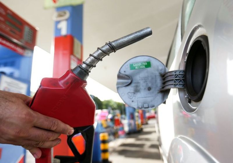 O pacote do governo zera impostos como PIS e Cofins sobre o biodiesel e querosene e prevê prisão para aumento abusivo em postos de combustíveis. - Foto: Marcelo Camargo/Agencia Brasil