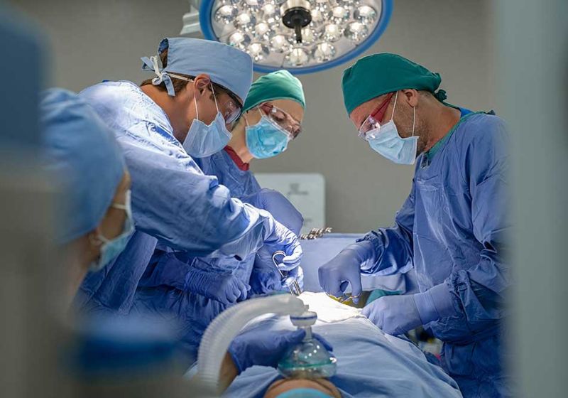 Depois do tratamento inovador contra câncer de intestino feito em Londres, 59% dos pacientes não apresentaram sinais da doença durante 3 anos. - Foto: reprodução/ HCP