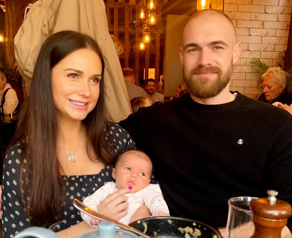 Quando Natalie desistiu de namorar, conheceu o amor da vida dela, o Adam. - Foto: reprodução / SWNS